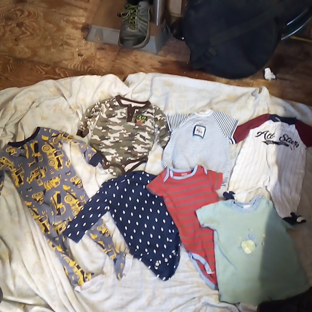 Lightly used baby boy bundal size and brands very 7 items